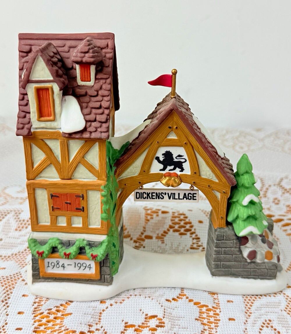 Dept 56 Dickens' Village Series Postern 10 Year Anniv 1994 Hand Painted Box